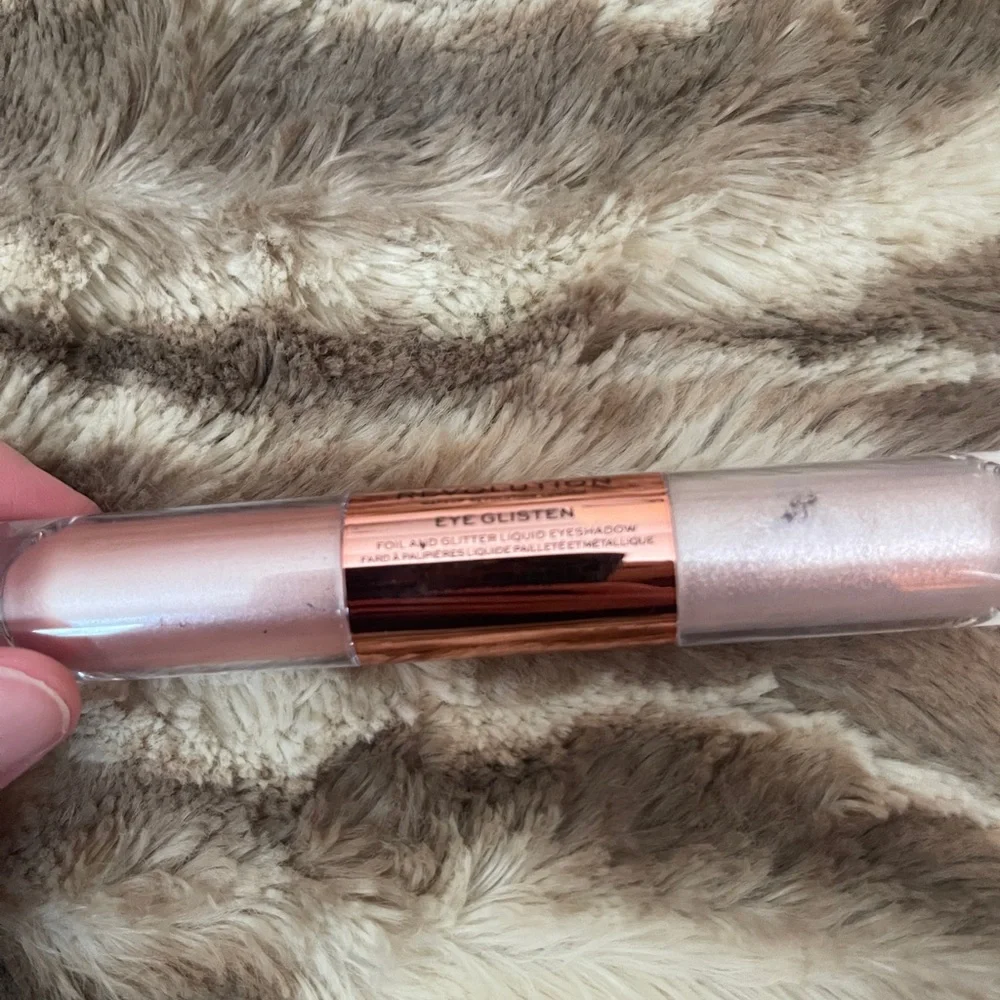 Makeup Revolution Eye Glisten Foil and Glitter Liquid Dual Ended Eyeshadow